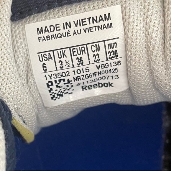 Women’s VINTAGE Retro Suede Reebok Run Classic Shoes Size 6 - Picture 4 of 4